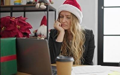 How to Get Through the Holidays in the Workplace as an Introvert